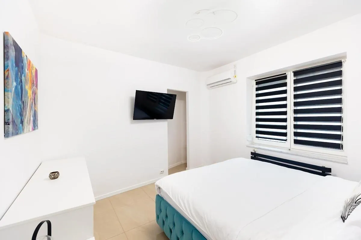 Ultra Modern 2Br Apartment - Walk Downtown And Everywhere! Bukarest 0*,